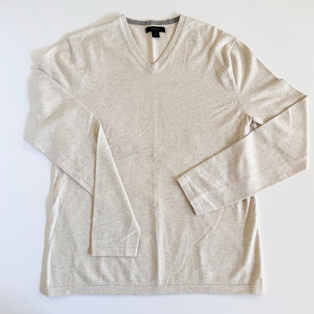 Express V-neck Mens Lightweight Sweater -M